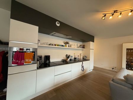Modern en lichtrijk appartement met groot terras - Photo 5