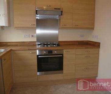 2 bedroom terraced house to rent - Photo 4