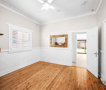 Charming Cottage in the heart of Mayfield - Photo 4