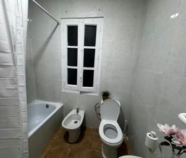 Calle Condes de Barcelona, Madrid, Community of Madrid 28019 - Photo 4