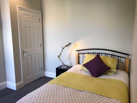 5 bedroom terraced house to rent - Photo 3