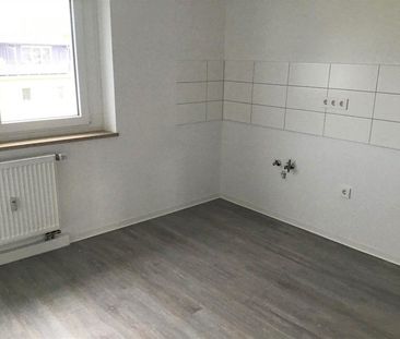 Renovierte 2 - Zimmer Wohnung mit Balkon in modernisierter Wohnanlage! - Photo 1