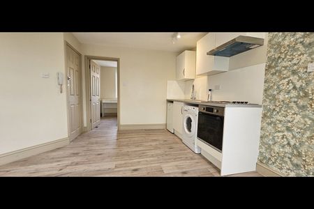 1 Bed Flat, Camden Road, NW1 - Photo 2