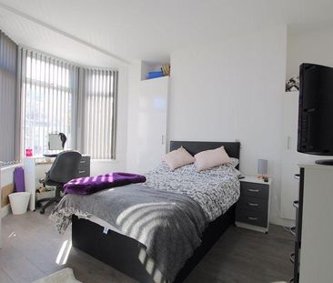 6 bedroom terraced house to rent - Photo 3