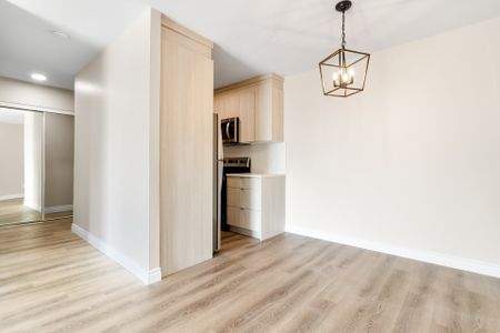 5055 Boul. des Sources, #202 - Photo 4