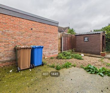 3 bedroom semi-detached house to rent - Photo 5