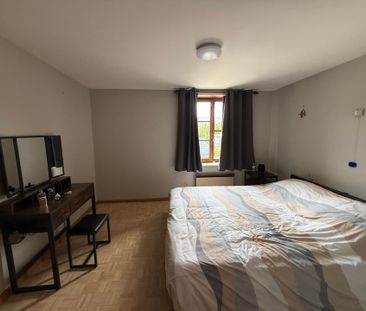 BURST - Ruime woning met garage. - Photo 5