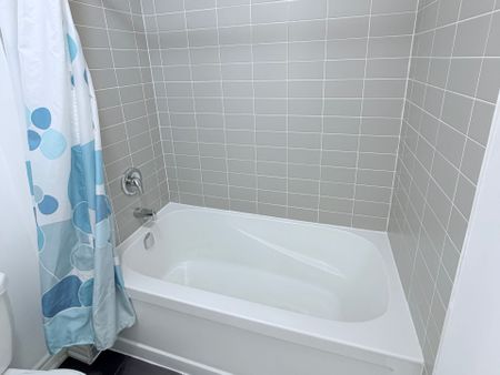 For Lease - 7 Webb Street, Bradford West Gwillimbury, Ontario - Photo 2