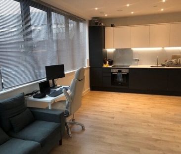 Warwick House, RH1 1LS - Photo 3