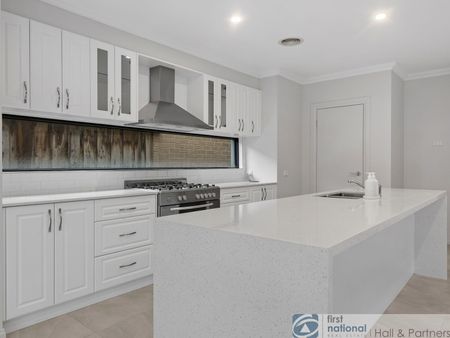 10 Trainers Way, Clyde - Photo 2