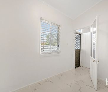 Freshly Renovated Home with Modern Comforts and Spacious Yard - Photo 6