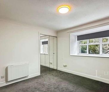 Queens Court, Knights Field, Luton, Bedfordshire, LU2 - Photo 3