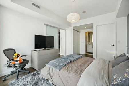 1 Bloor St E 6805, ON, CA, Toronto - Photo 3