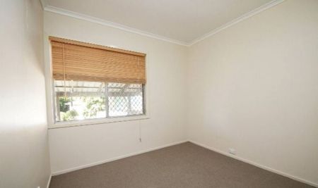 3-Bedroom Home with Spacious Backyard – 26 Askew St - Photo 5