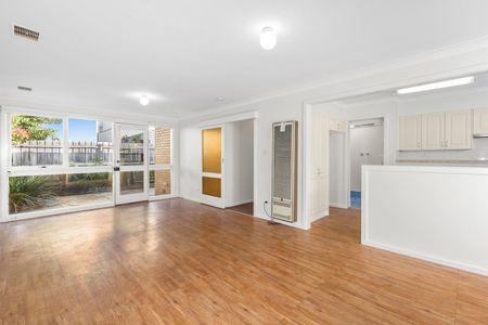 PRIVATE UNIT IN TREE LINED STREET - Photo 3
