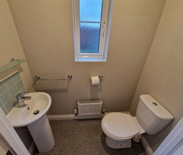 2 bedroom semi-detached house to rent - Photo 6