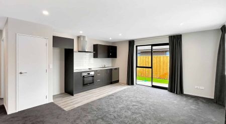 WOODEND - THREE BEDROOMS, SINGLE GARAGE - Photo 4