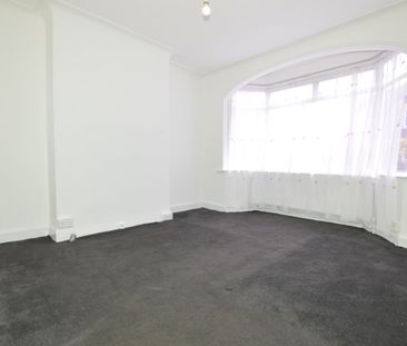 4 Bed Terraced House, Leigh Road, E10 - Photo 2