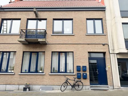 Recent gerenoveerd gelijkvloers appartement met ruime stadskoer! - Photo 4