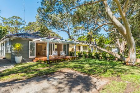 Renovated 3 bedroom home - Photo 5