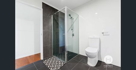 Furnished Room with Private Bathroom – All Bills Included - Photo 4