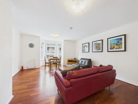 2 bedroom flat to rent - Photo 2