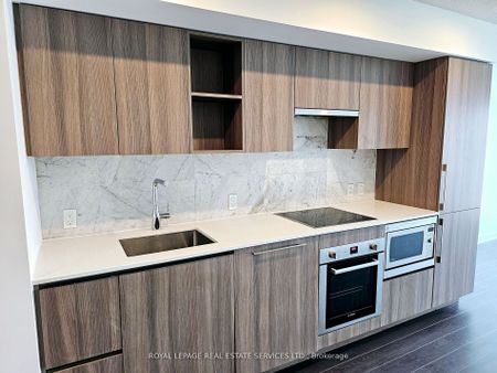 For Lease - 19 Bathurst Street Unit# 1106, Toronto, Ontario - Photo 3