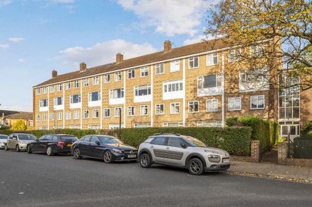 3 bedroom maisonette to rent - Photo 2