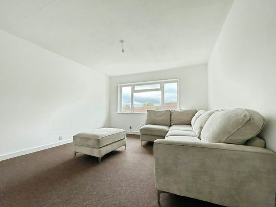 Maisonette to rent on - Photo 1