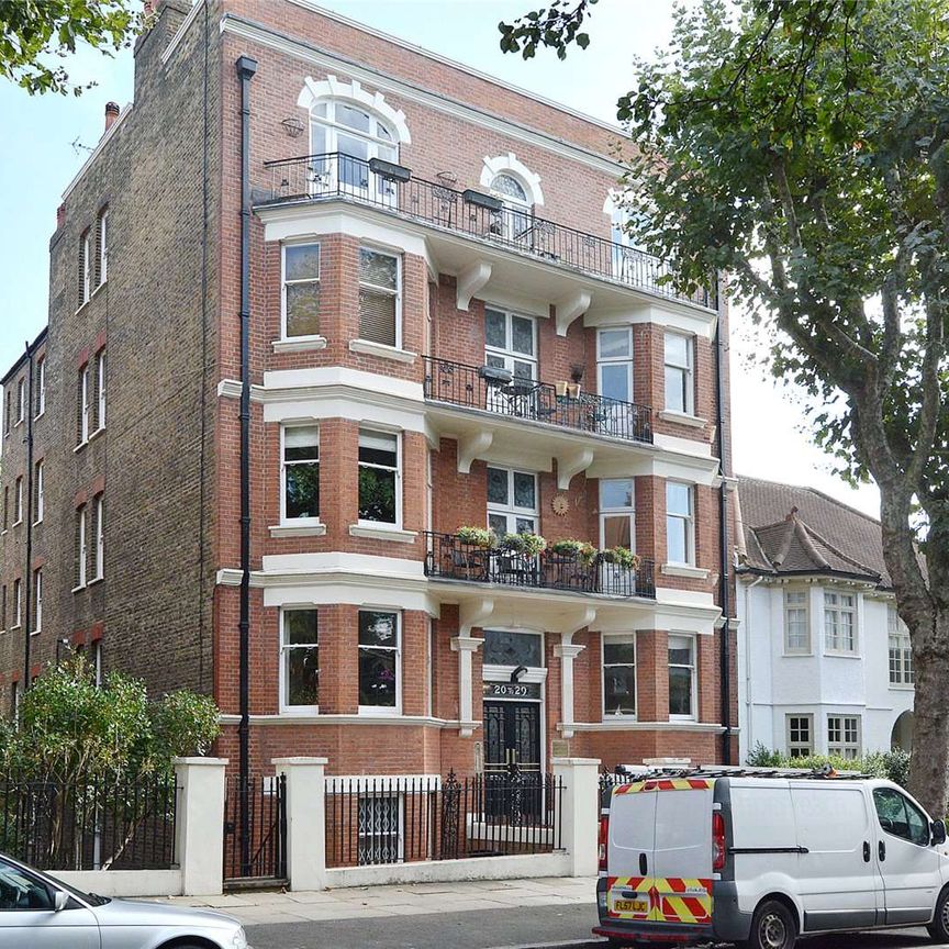 A beautifully presented two bedroom apartment to rent which has access to communal gardens. - Photo 1