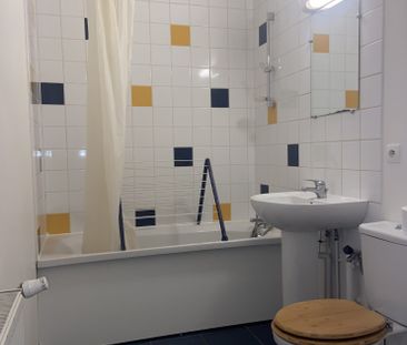 Location Appartement 2 pièces 54m² MONS EN BAROEUL 59370 - Photo 5