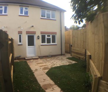 2 bedroom semi-detached house to rent - Photo 6