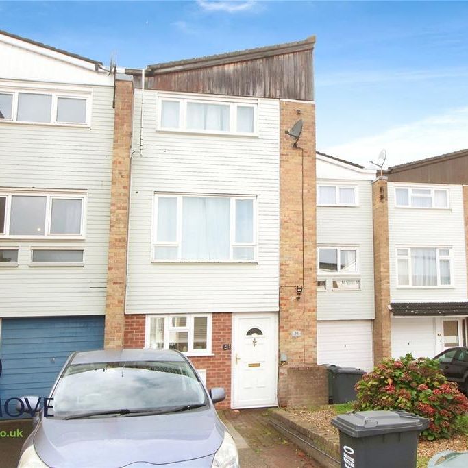 1 bedroom in a house share to rent - Photo 1