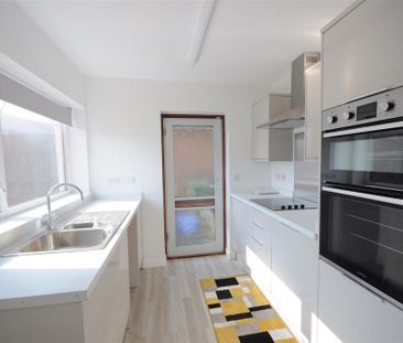2 bedroom detached bungalow to rent - Photo 1