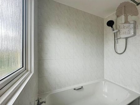 3 bedroom maisonette to rent - Photo 4