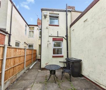2 bedroom terraced house to rent - Photo 3
