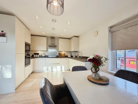 2 bedroom apartment to rent - Photo 4