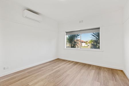 Charming Home with Comfort & Convenience - Photo 2