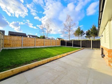 2 bedroom detached bungalow to rent - Photo 2