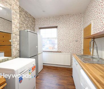 1 bedroom house of multiple occupation to rent - Photo 6