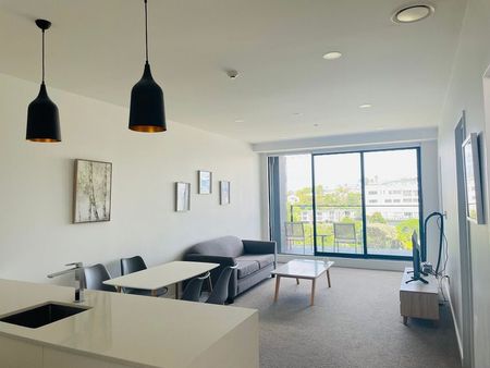 Modern 2BR Apt with Balcony & AC - Photo 3