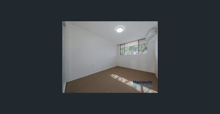 Sought after location in Central Coorparoo - Photo 3