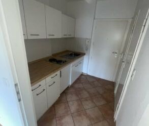 Renovierte 1-Zimmer-Wohnung mit Einbauküche - Photo 2