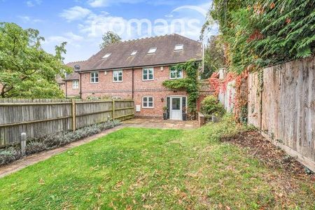 Stonehouse, Lower Basildon, RG8 - Photo 2