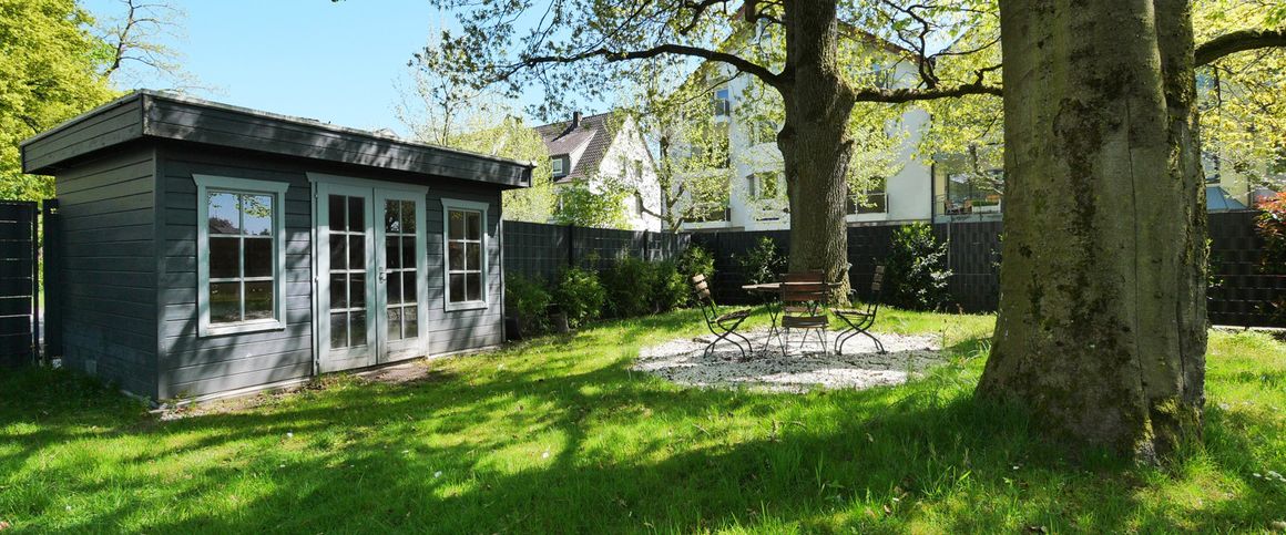 Elegantes Wohnen auf zwei Ebenen mit herrlichem Garten - Photo 1