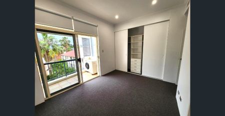 Modern comfort in heart of Balmain - Photo 3