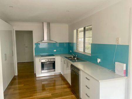 Modern Living in North Cowra - Photo 3