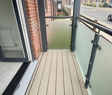 2 bedroom flat to rent - Photo 6