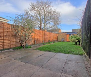 3 bedroom terraced house to rent - Photo 5