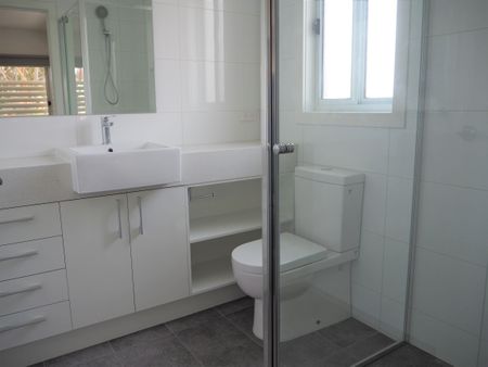 Light and Bright Unit In A Fantastic Location! - Photo 4